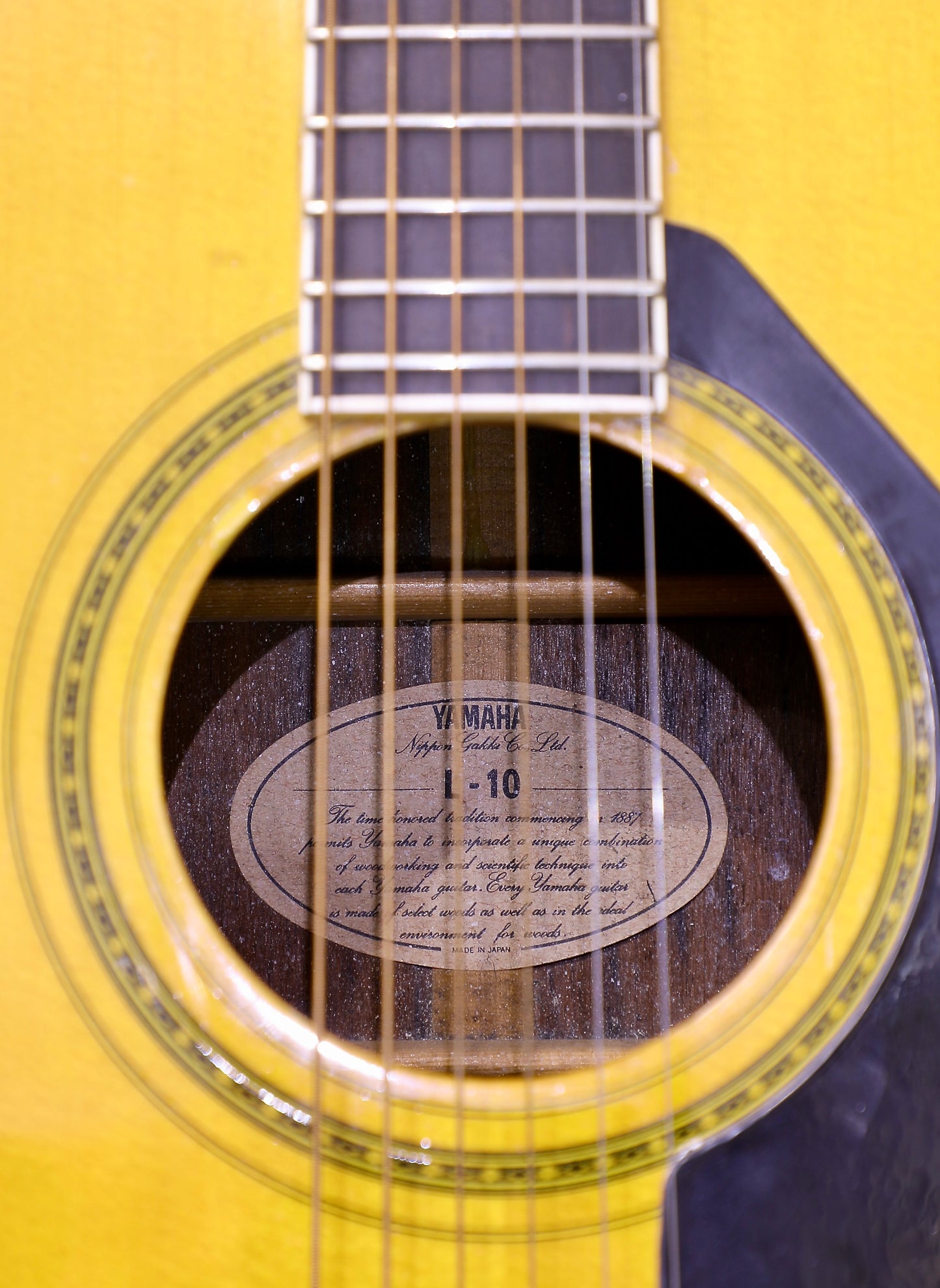 Yamaha L10 First Generation Acoustic Guitar - With Hard Case