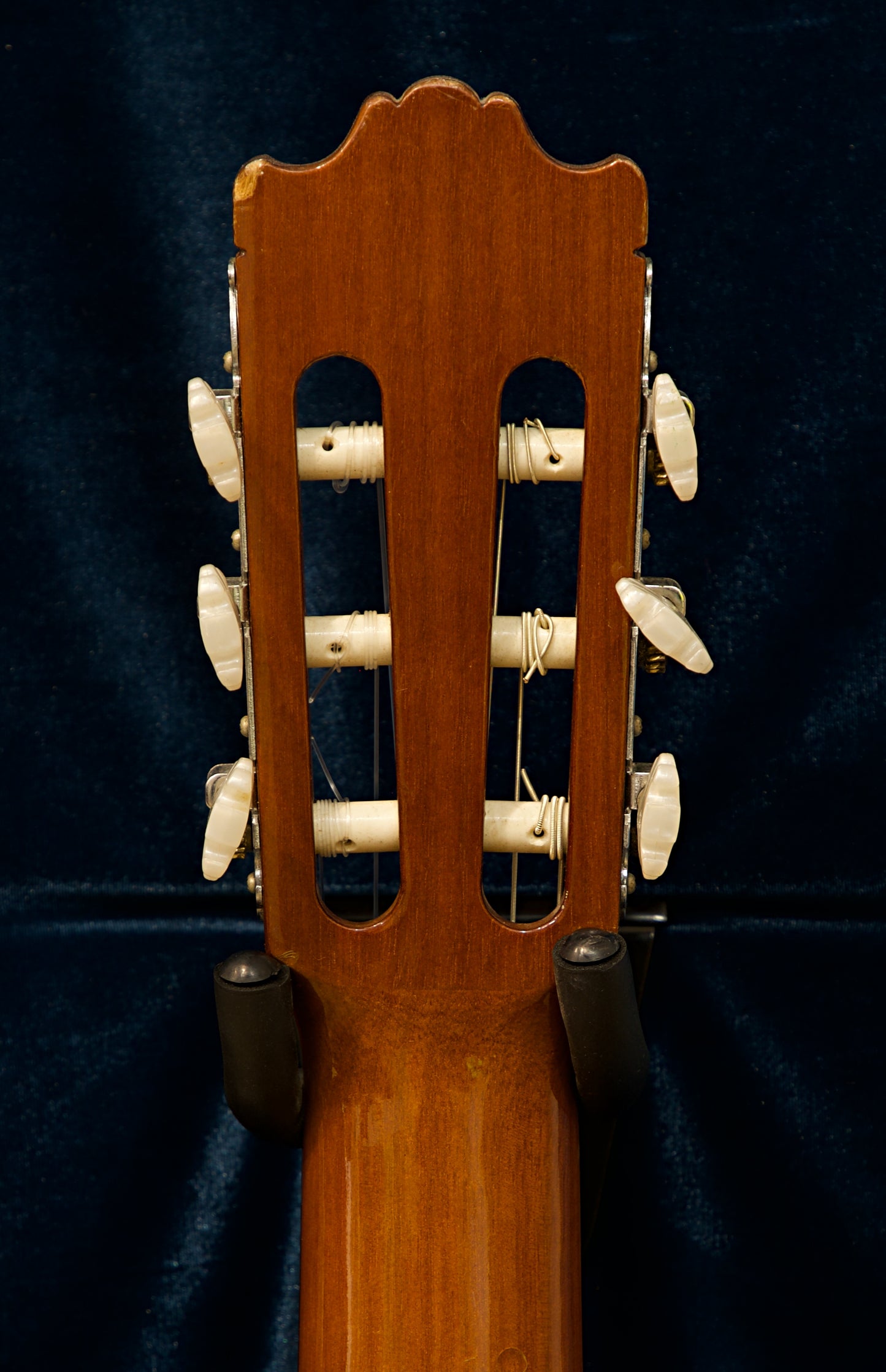 Yamaha G-231 Classical Guitar (Serial: 210050619) – Vintage Elegance