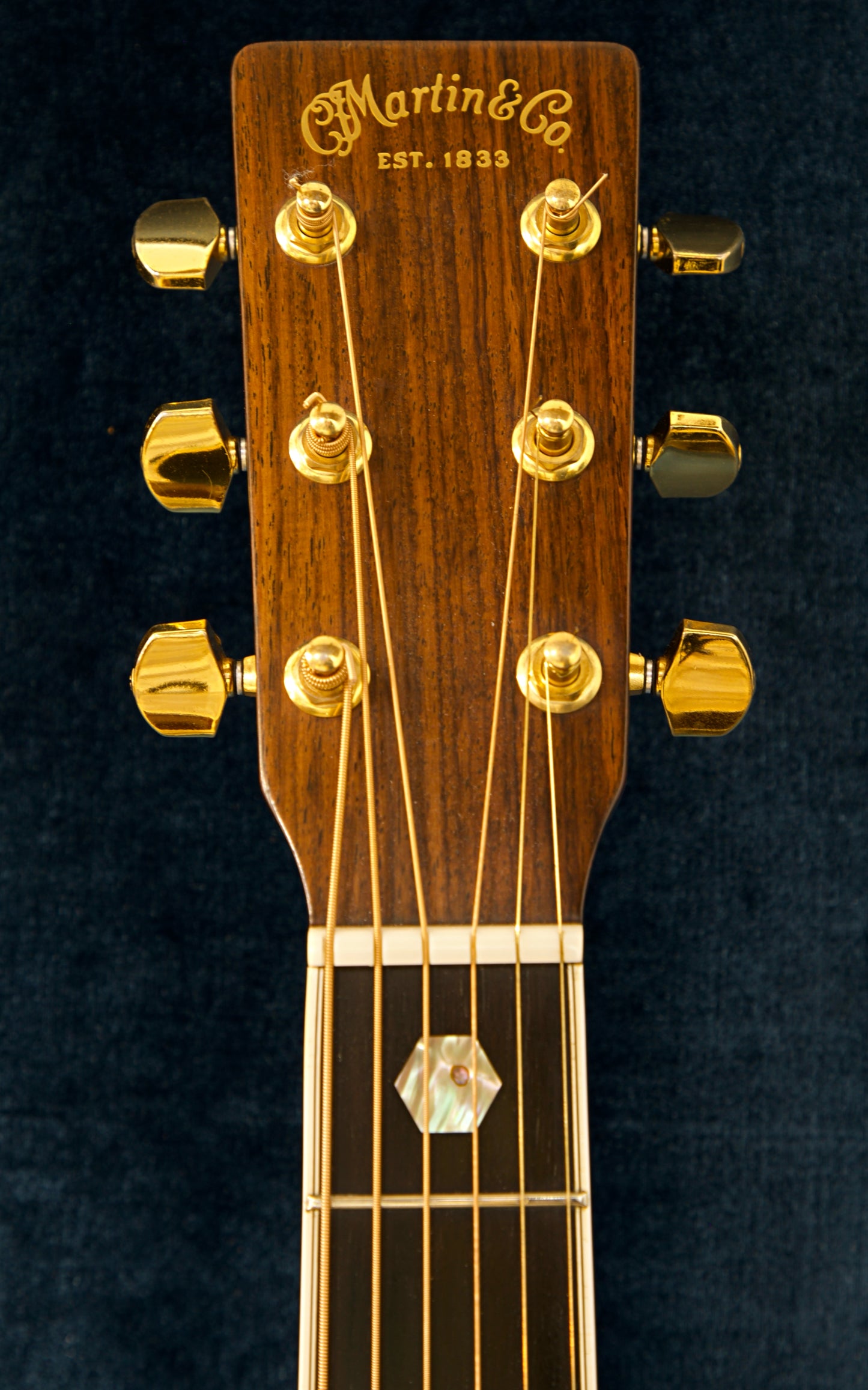 Martin J‑40 Jumbo Acoustic Guitar Serial #: 552454 | Made c.1994–1995 | Excellent Condition | Original Case