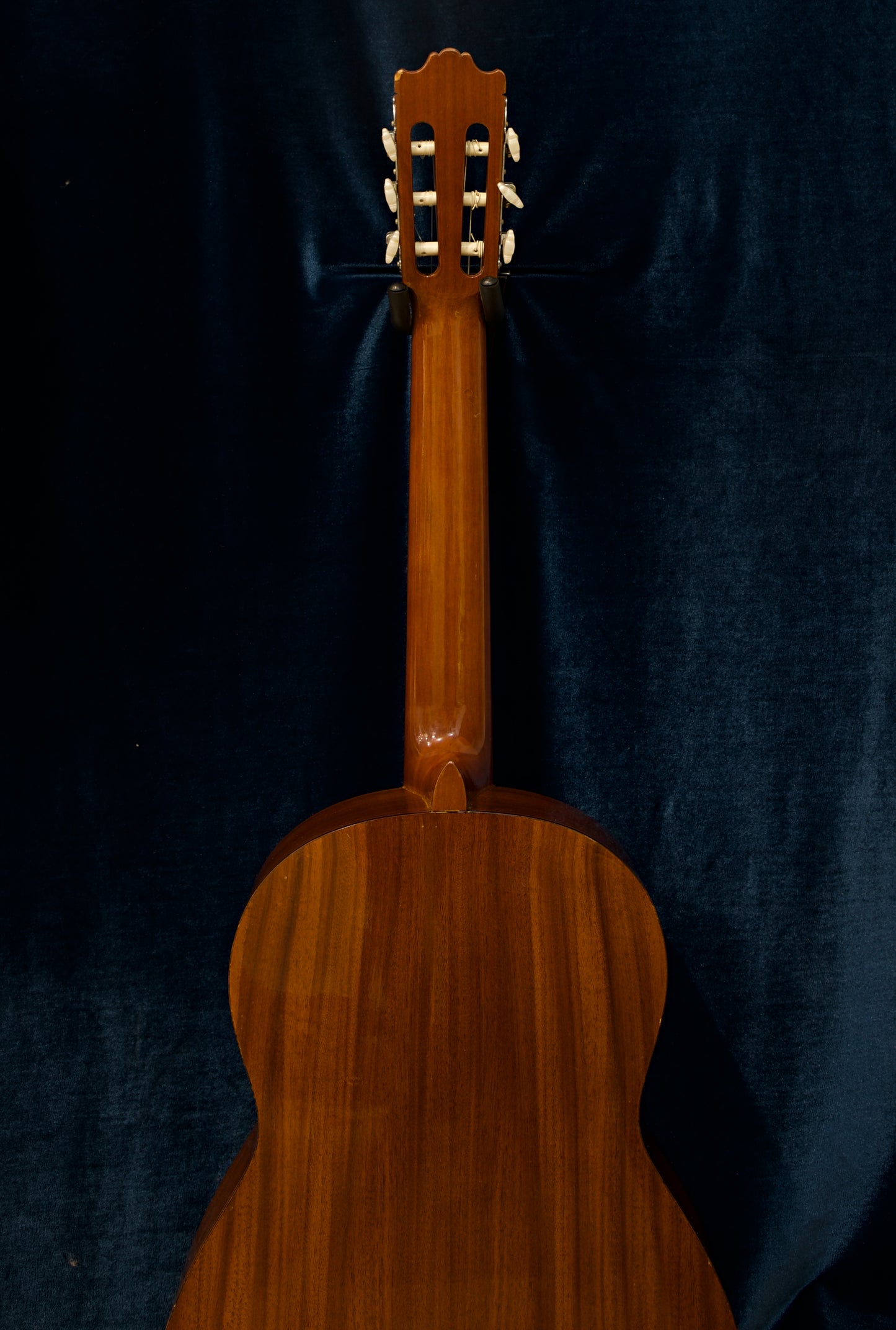 Yamaha G-231 Classical Guitar (Serial: 210050619) – Vintage Elegance