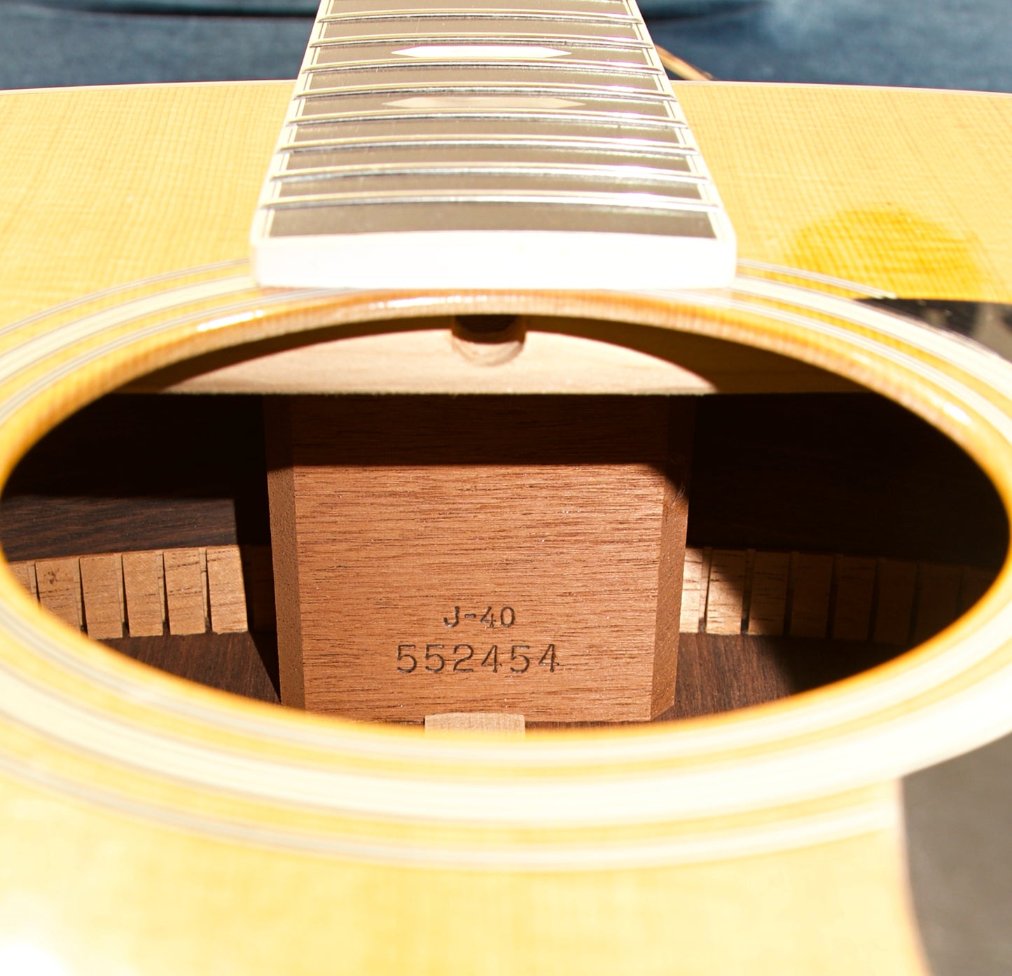 Martin J‑40 Jumbo Acoustic Guitar Serial #: 552454 | Made c.1994–1995 | Excellent Condition | Original Case