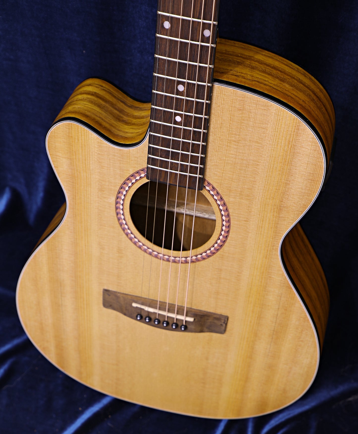 Martinez MFC-41L-SK Acoustic Guitar Left Hand – Excellent Condition