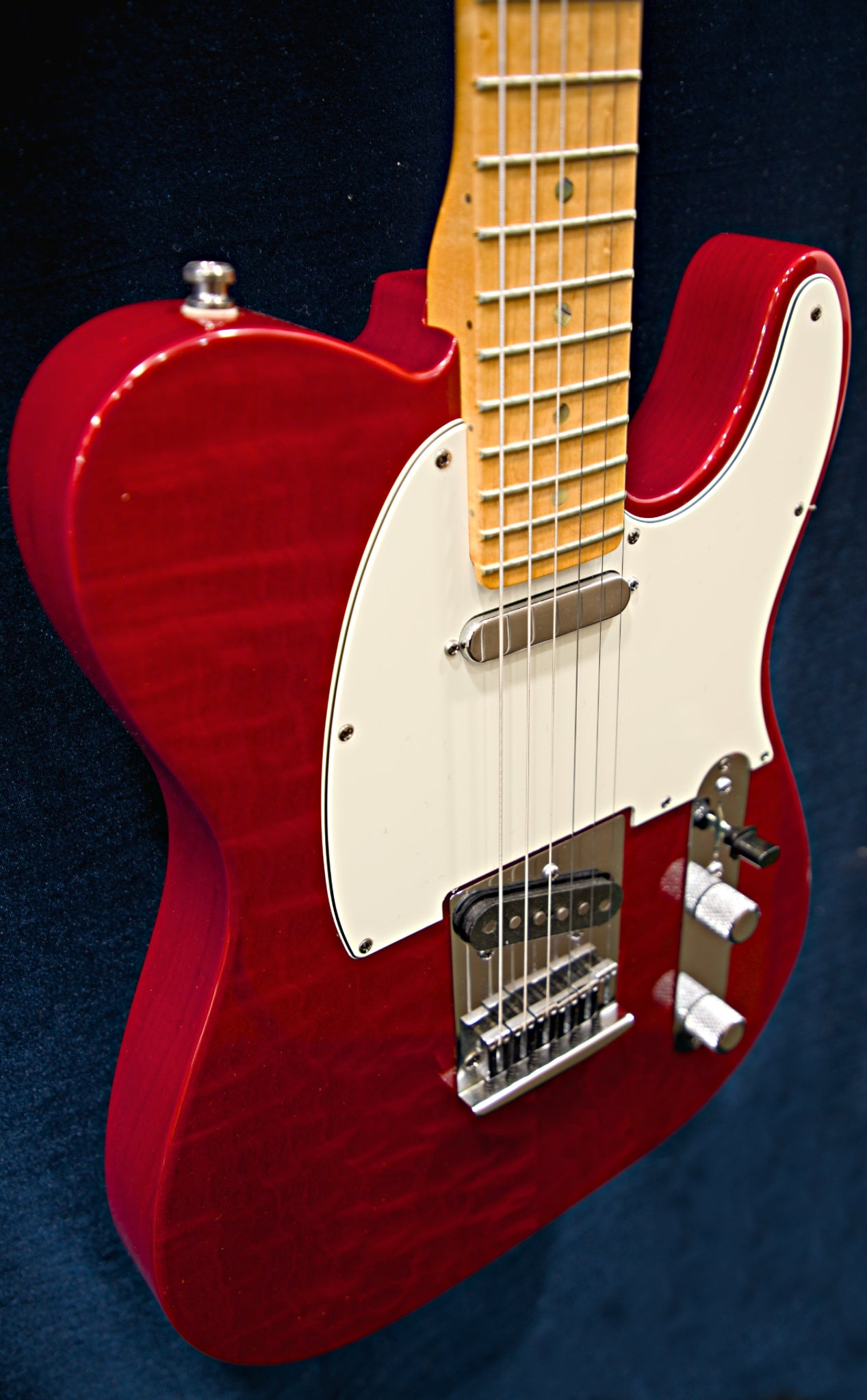 Fender Custom Shop Deluxe Telecaster Quilted Maple Top Candy Red
