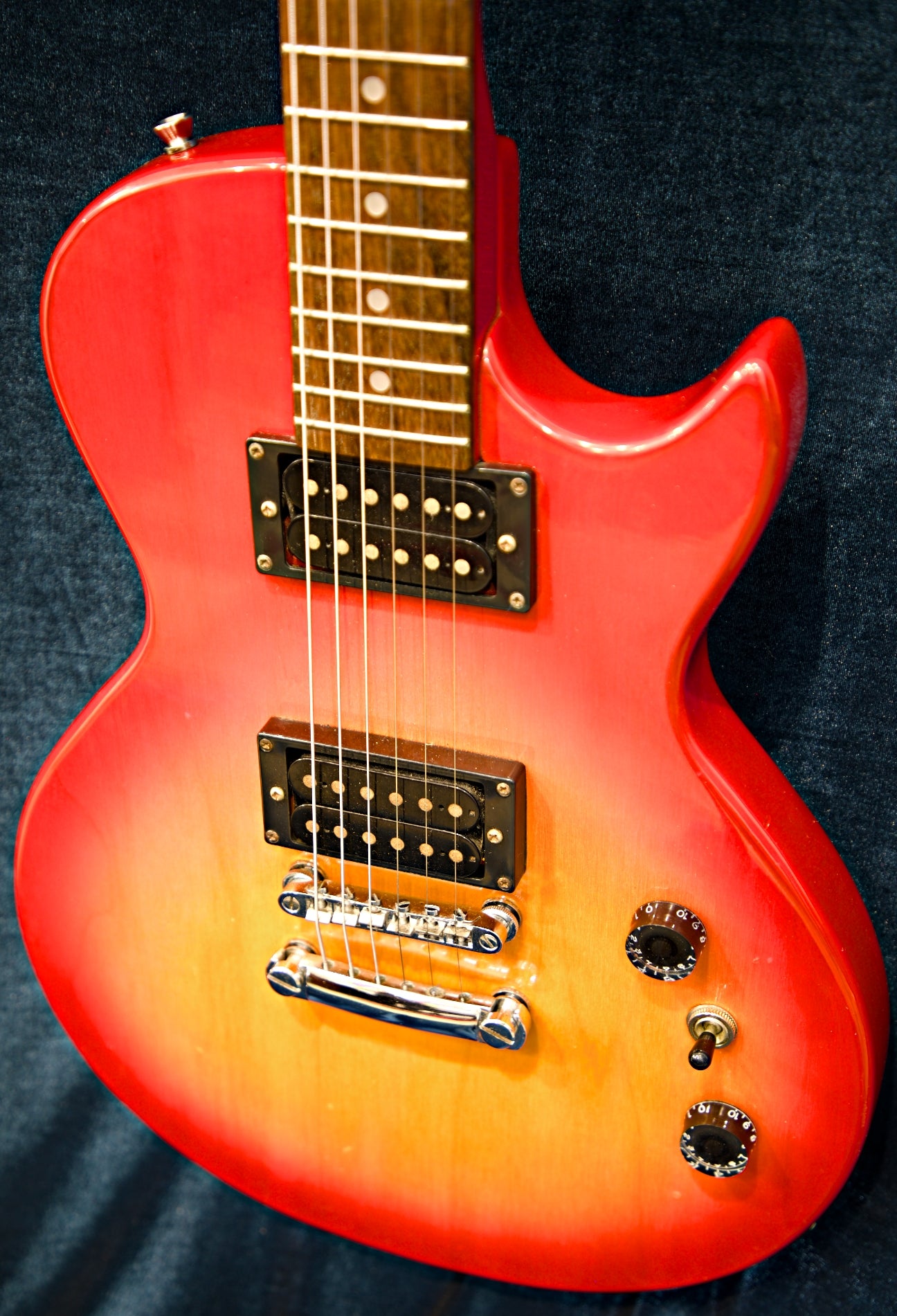 1997 Epiphone Les Paul Special – Korean Made (Saein) – 3 Tone Sunburst  With Original Case