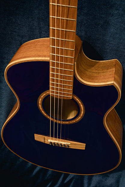 Andrew White Freja 1023 BSB (Blue) With Hard Case