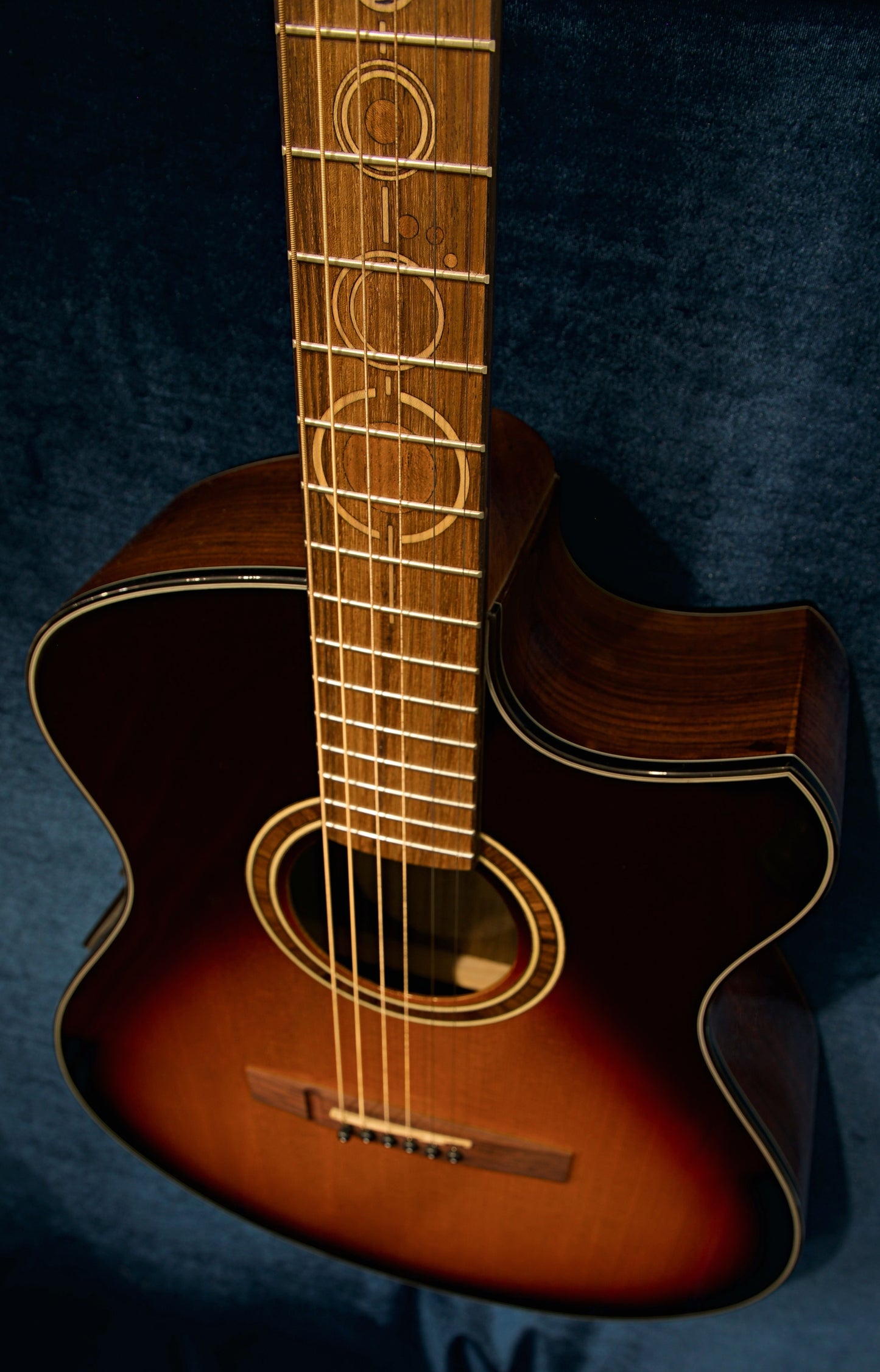 Andrew White Freja 112 3 Tone Sunburst With Hard Case