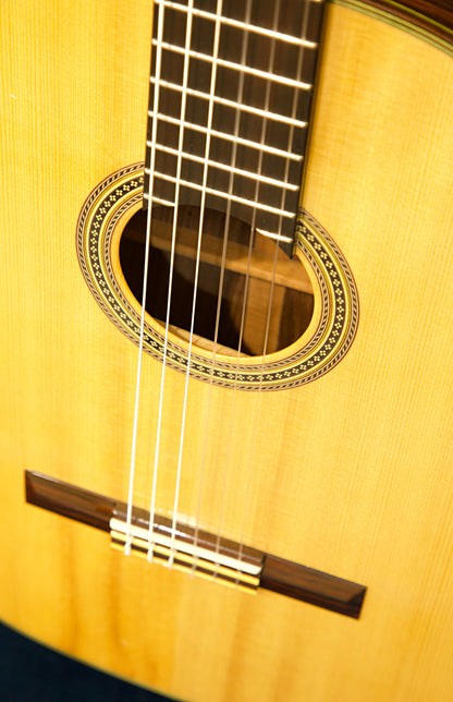 1986 Kazuo Yairi H5 Classical Guitar – Handcrafted in Japan Serial No. 21898 | Original Case + Tuning Fork | Excellent Condition