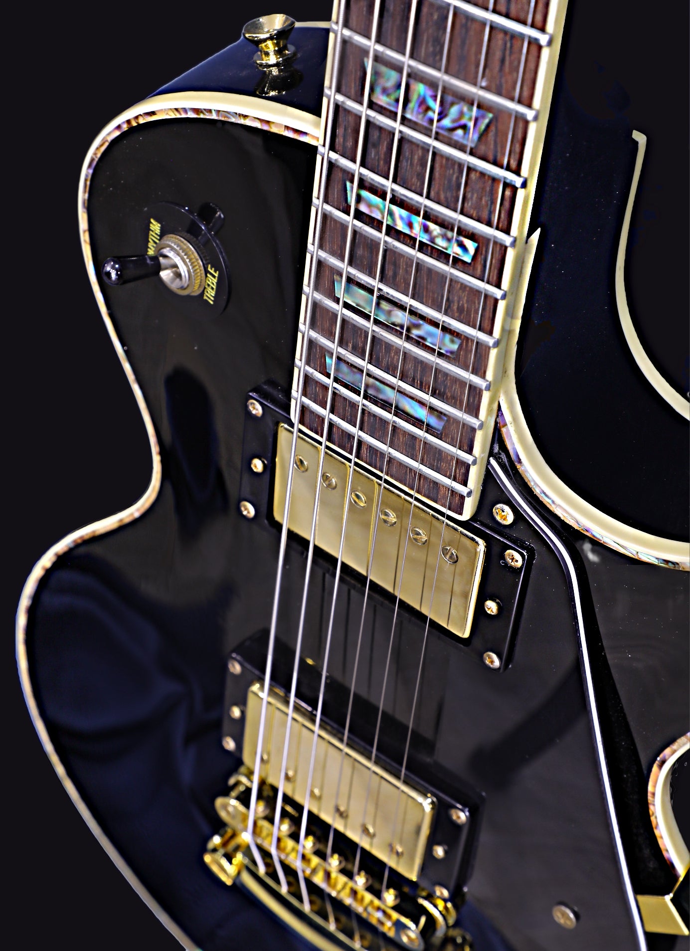 Howler Black Gloss Left or Right Hand With Wolf Hard Case and Pro-Luthier Set Up